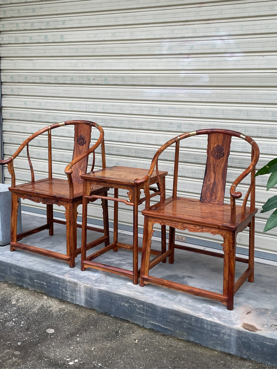 降香黄檀(越南黄花梨)老料独板圈椅三件套,尺寸:63/48/103,几46/46/70