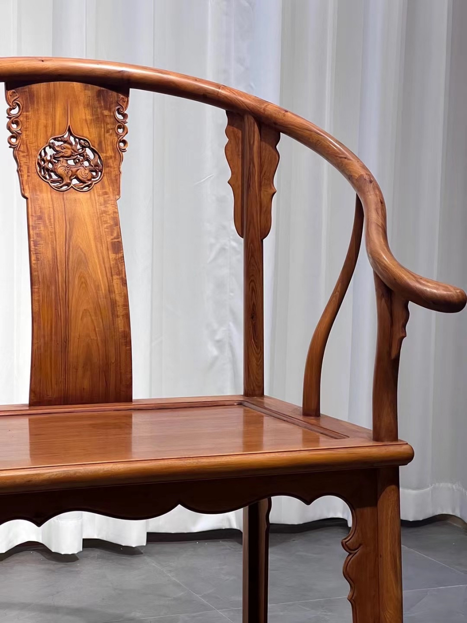 老山檀香      ———王世襄麒麟圈椅三件套#红木家具# #家居