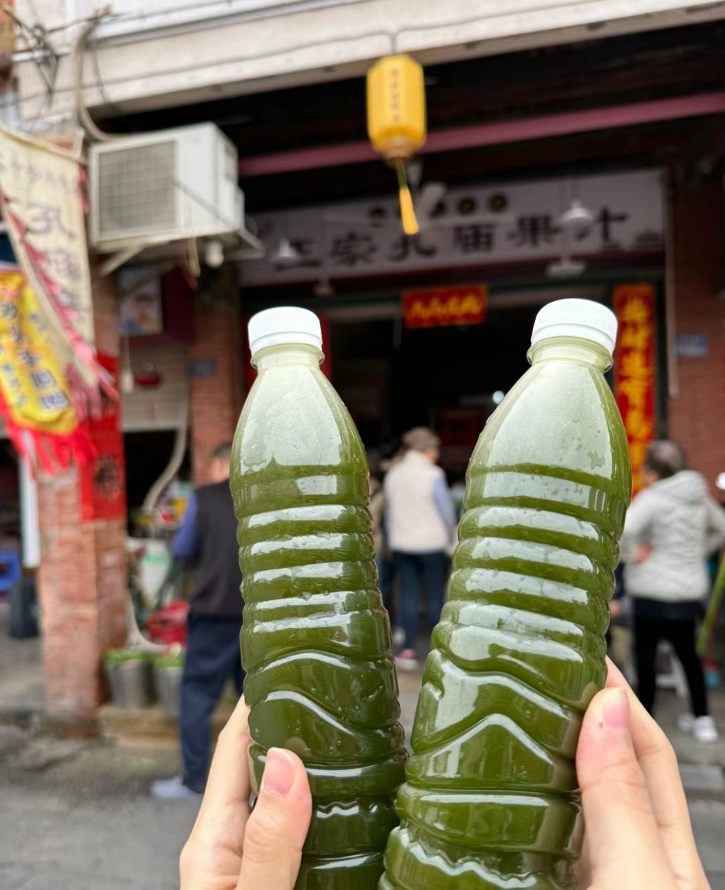 知道片仔癀好出名, 但是家上市公司, 有药业和化妆品.