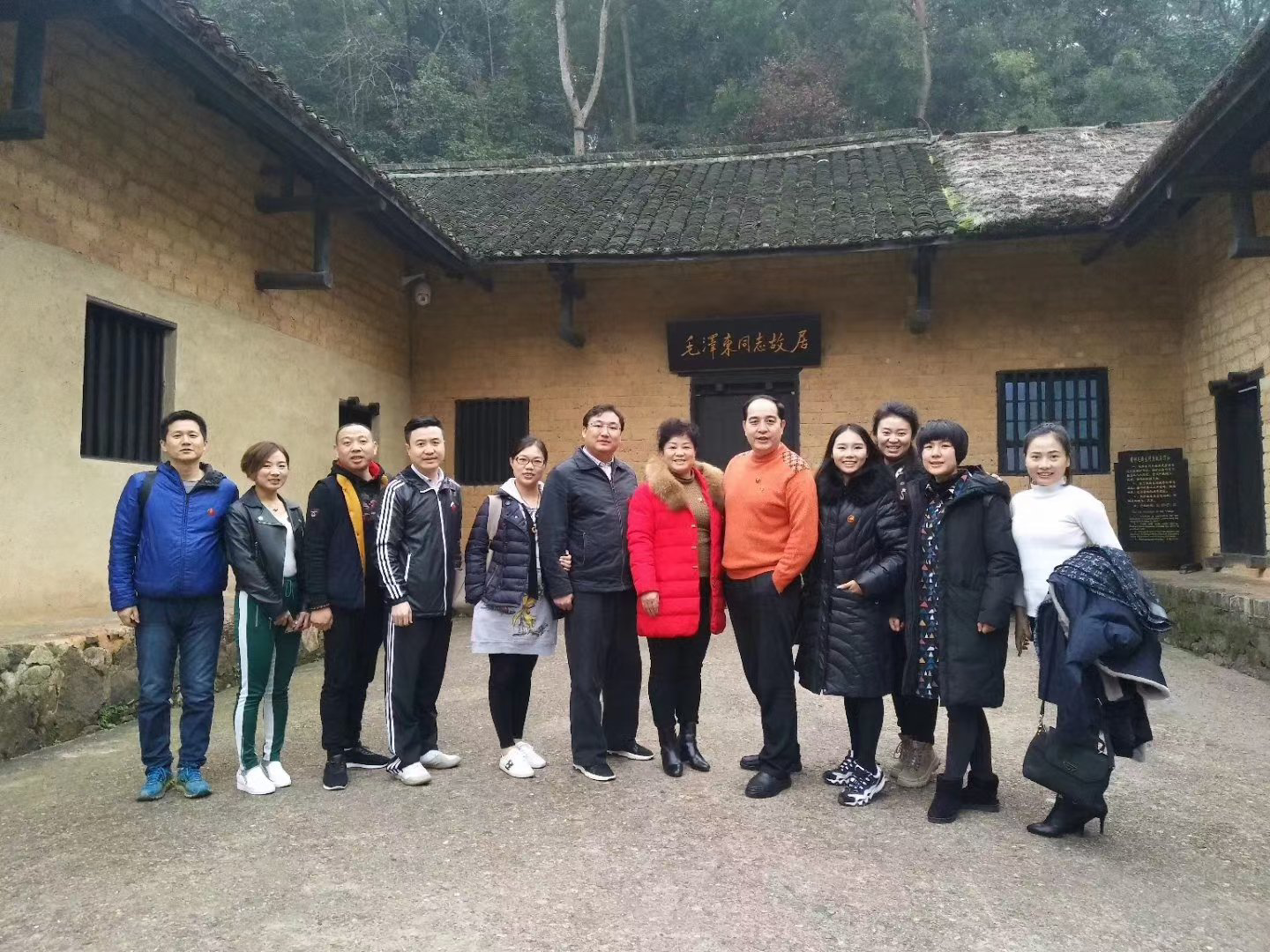 江西共青团伪装多种头衔领导的卢应明【卢应民】诈骗盗窃敲诈惯犯就是