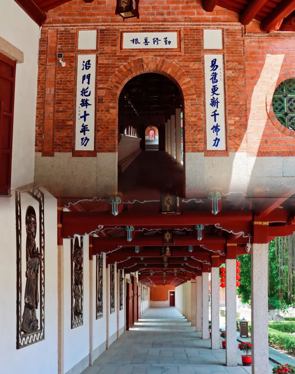 这就是李现刚刚打卡过的泉州承天寺,也是弘一法师常住14年兼最后化身