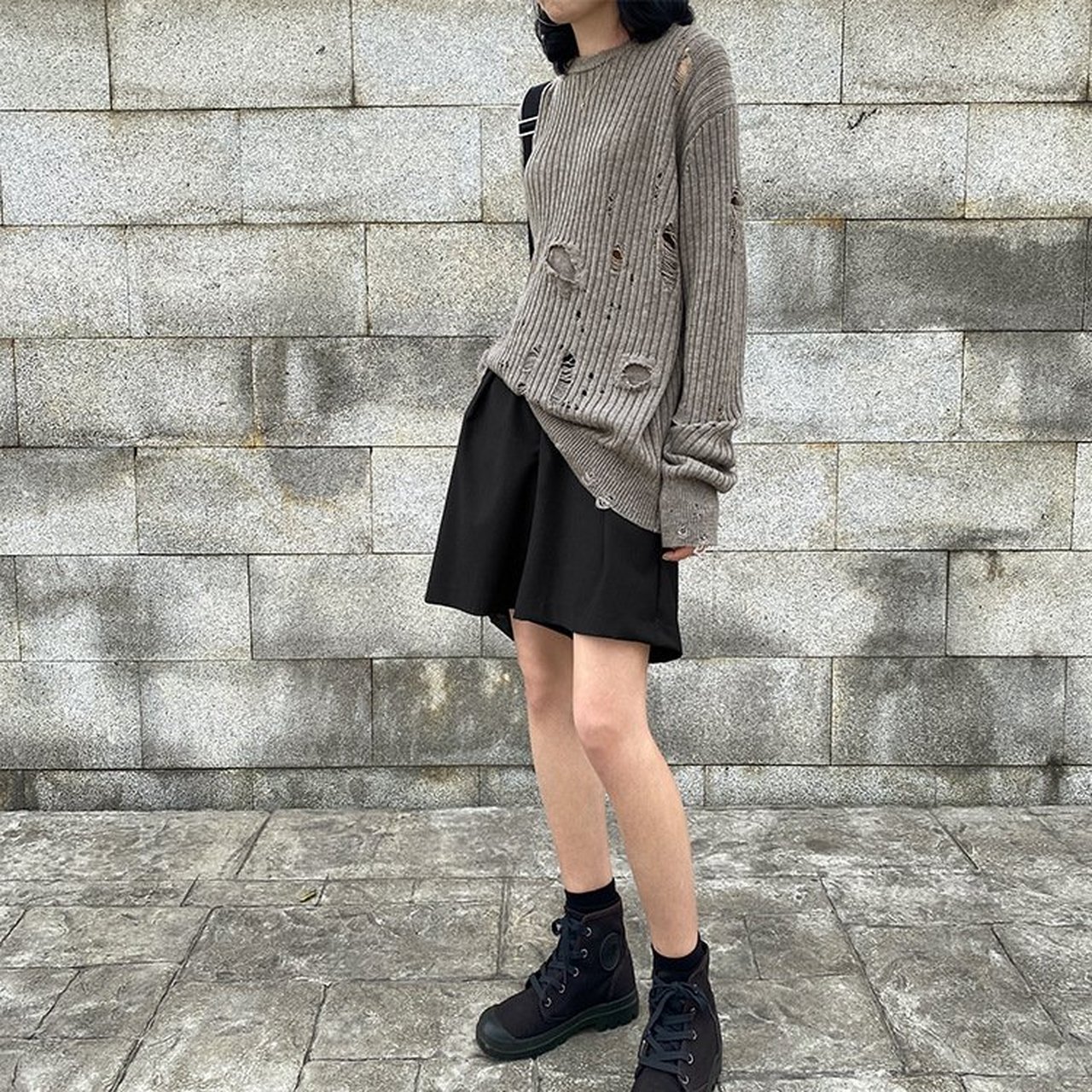 吴桂君在《喜欢一个人》里写到:"喜欢一个人,始于颜值,陷于才华,忠于