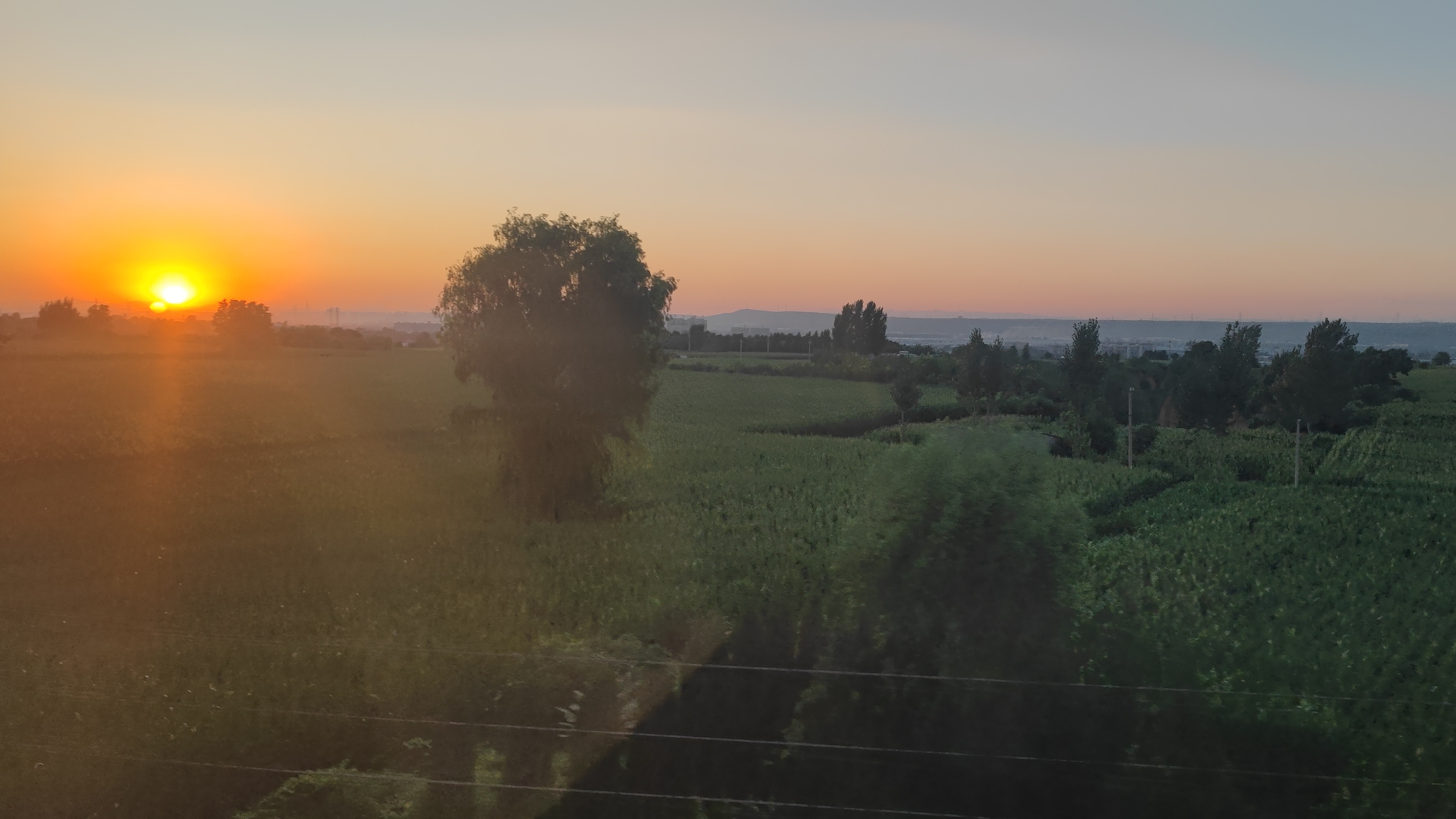 学习古诗分享#(原创) 《栾家濑》 (唐王  维) 飒飒秋雨中,浅浅石头泻