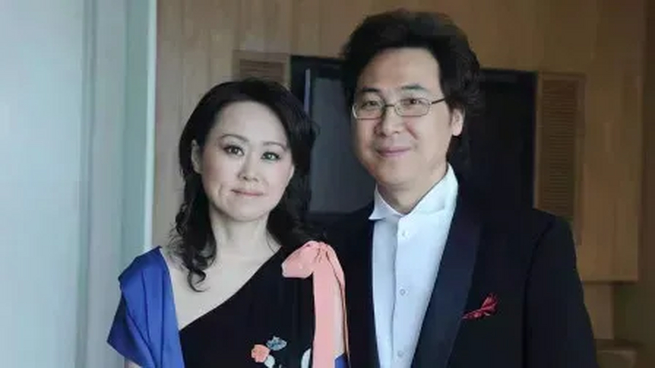 一天,廖昌永对妻子王嘉说:我老娘70多岁了,还有糖尿病,我想把她接过来