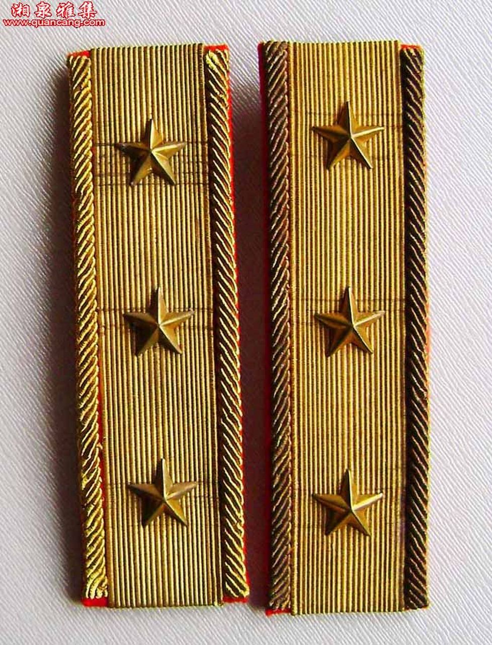 日寇军衔肩章 左起大尉, 中佐, 大将