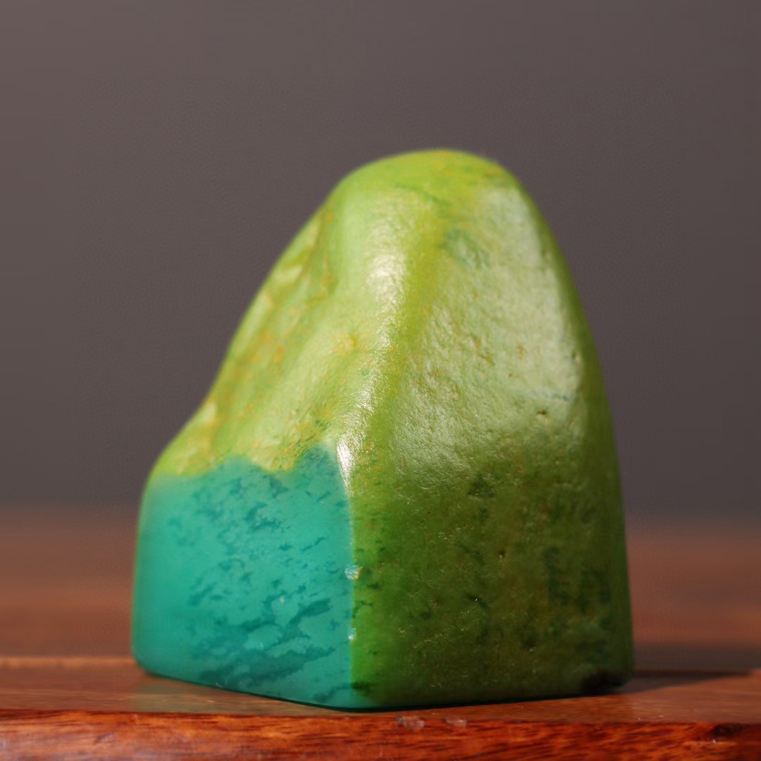 珍藏雅安绿原石原皮印章 章坯摆件 石质温润细腻 色泽雅致 文案闲章