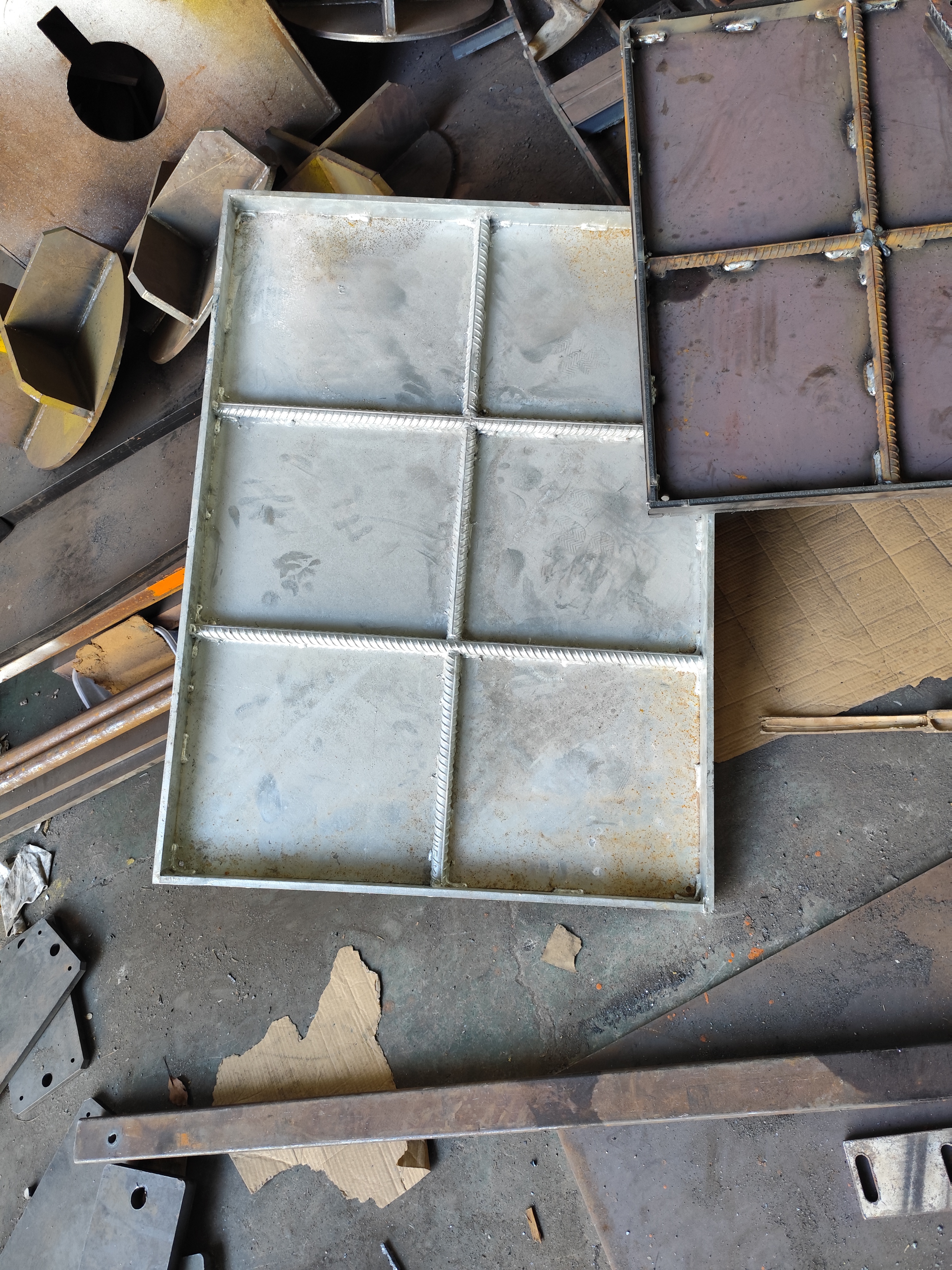 上海工厂加工花纹钢盖板