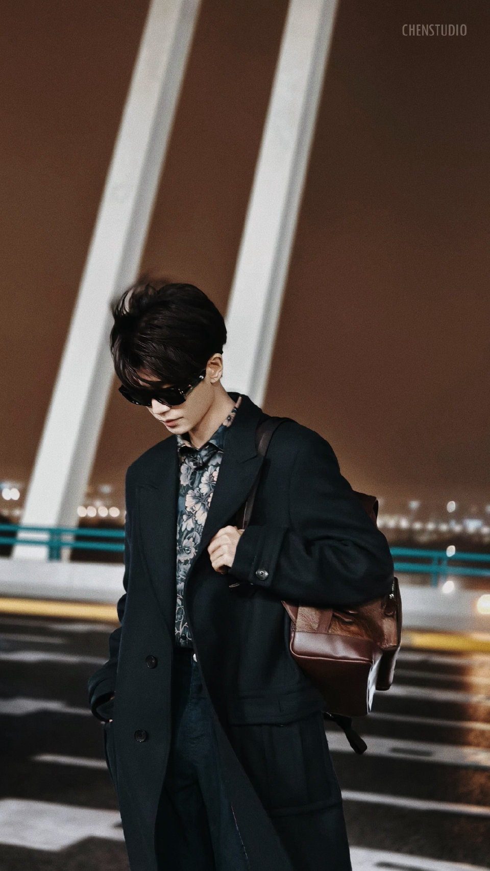 出门在外,注意安全!@任嘉伦