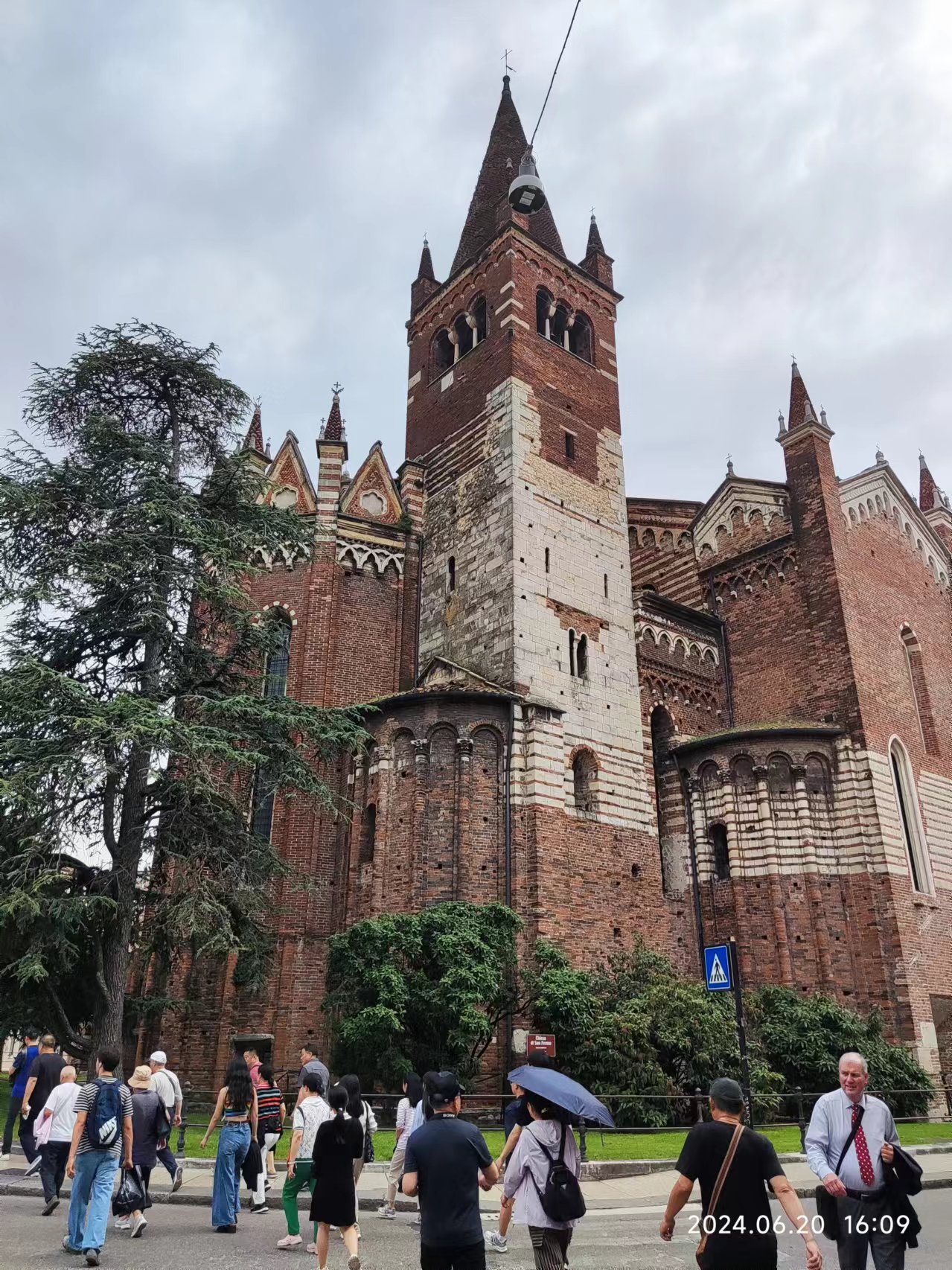 意大利维罗纳百草广场