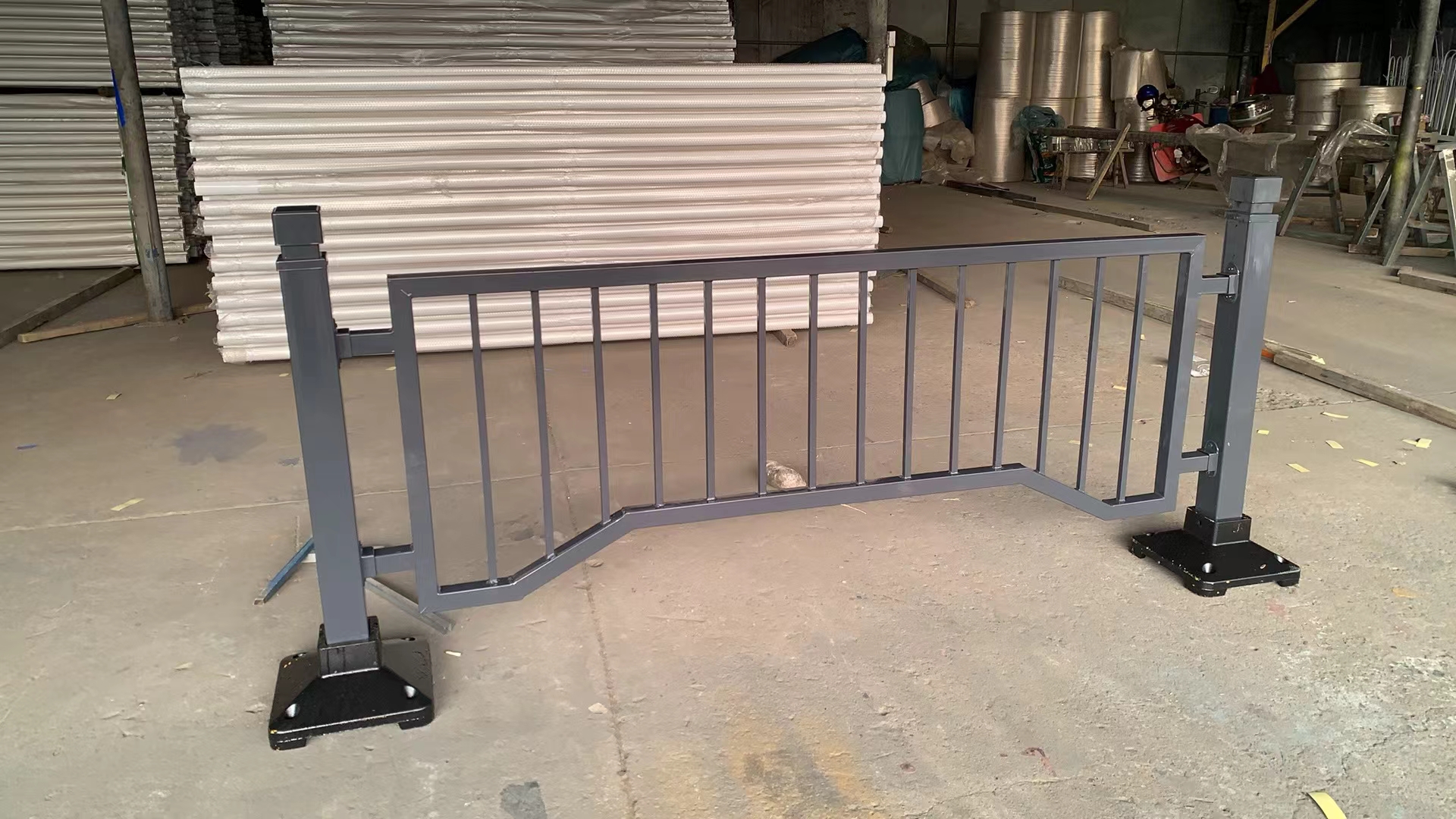 市政护栏样式繁多,表面颜色多样,总有一款是长在你的审美上的#市政