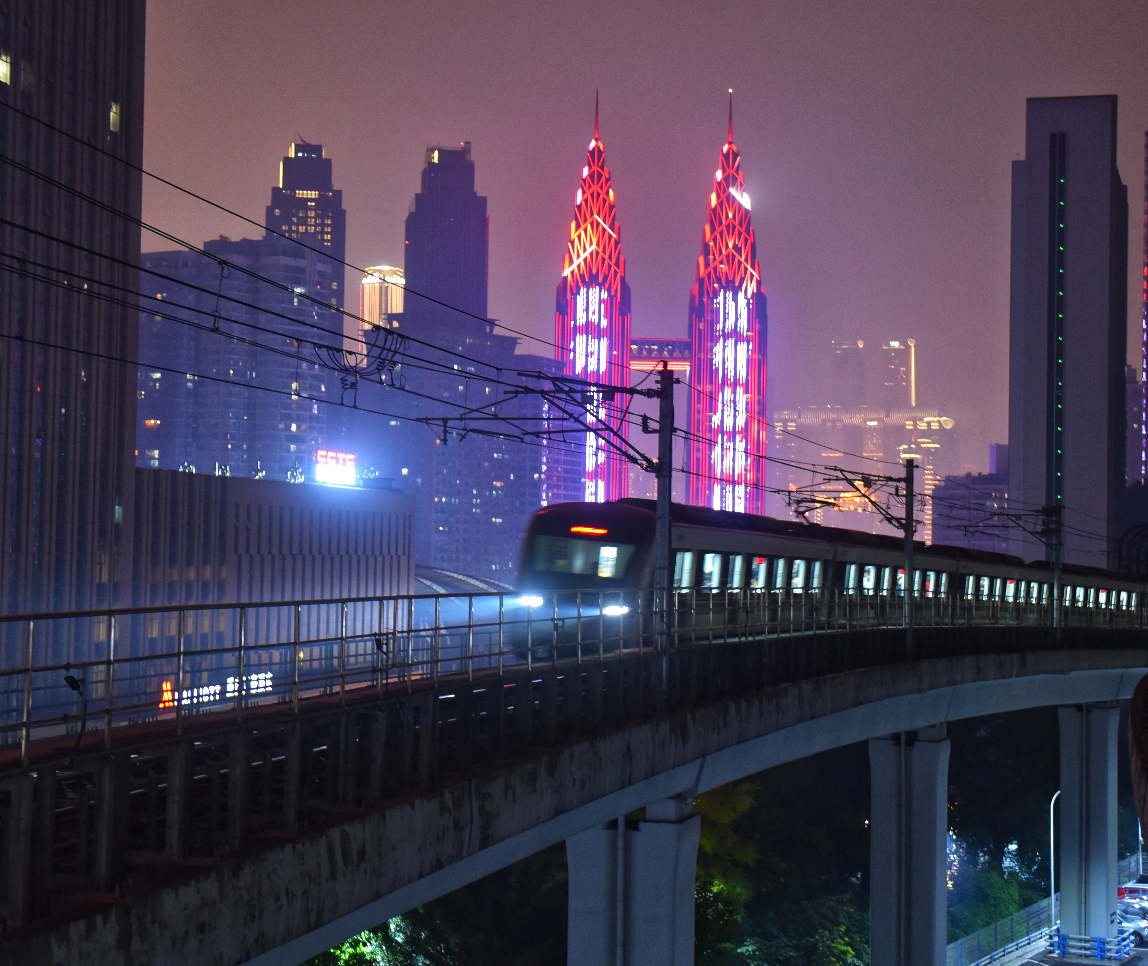 海棠溪地铁站夜景图片