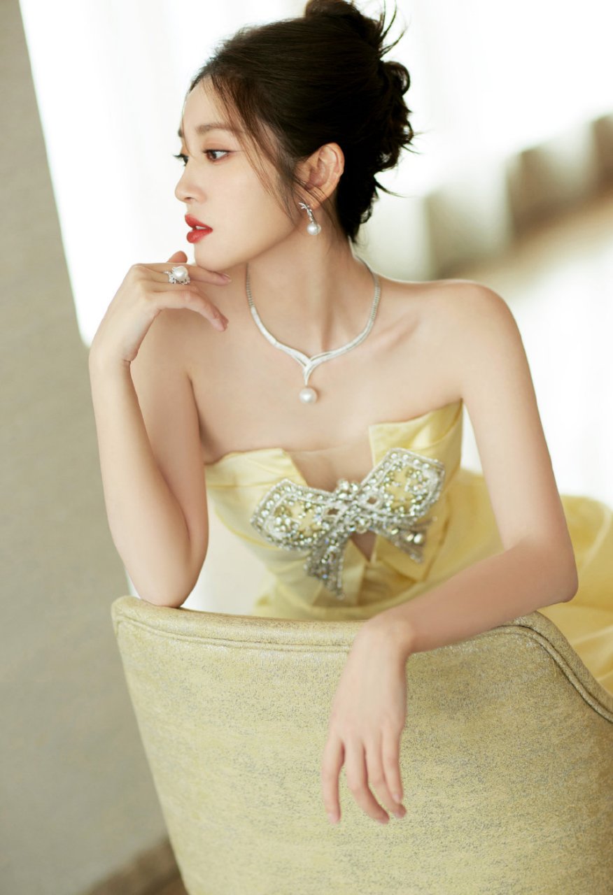 唐艺昕黄色礼服好美好优雅,魅力四溢让人心醉沉迷!