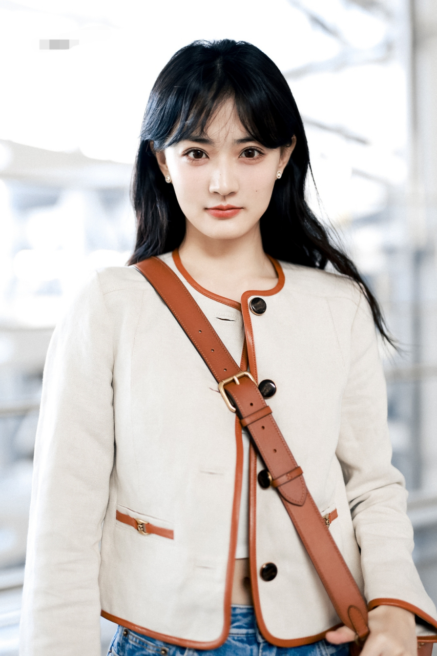 徐璐露脐装穿搭大赏,清纯甜美,楚楚可怜惹人怜惜!