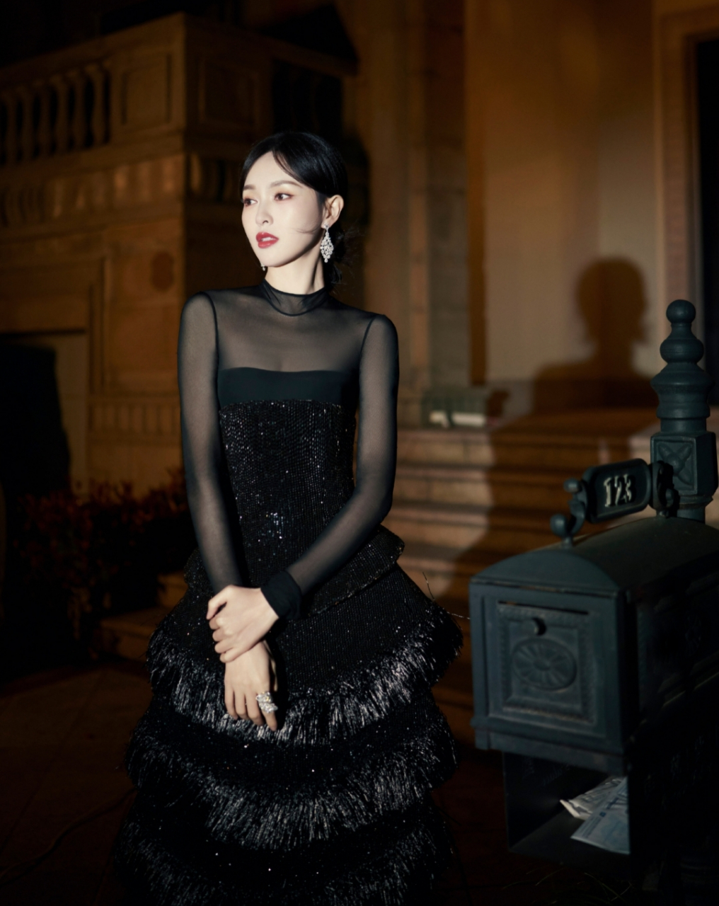 唐嫣薄纱长裙写真,若隐若现礼服诱人至极,这装扮简直是美若天仙!