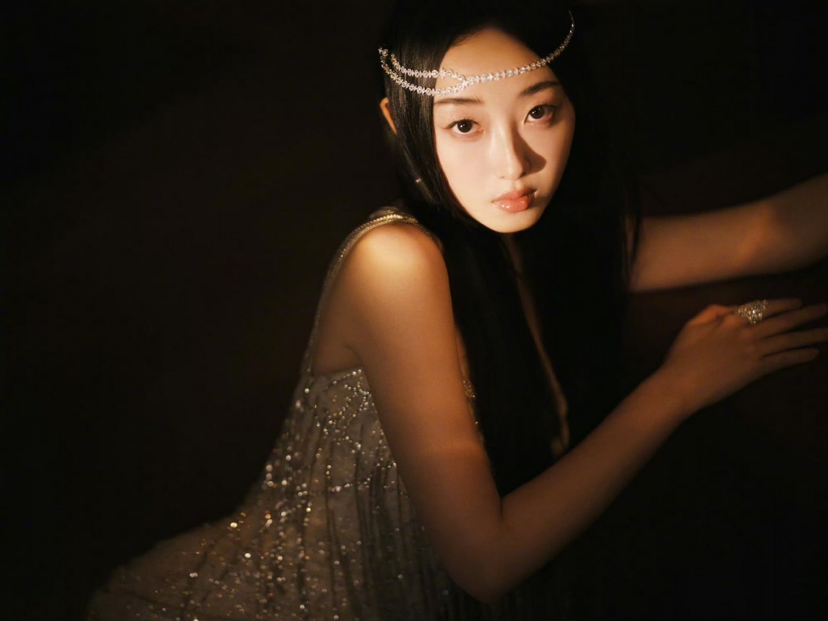 蒋梦婕公主造型美照,这眼神太勾人了,好有深意!