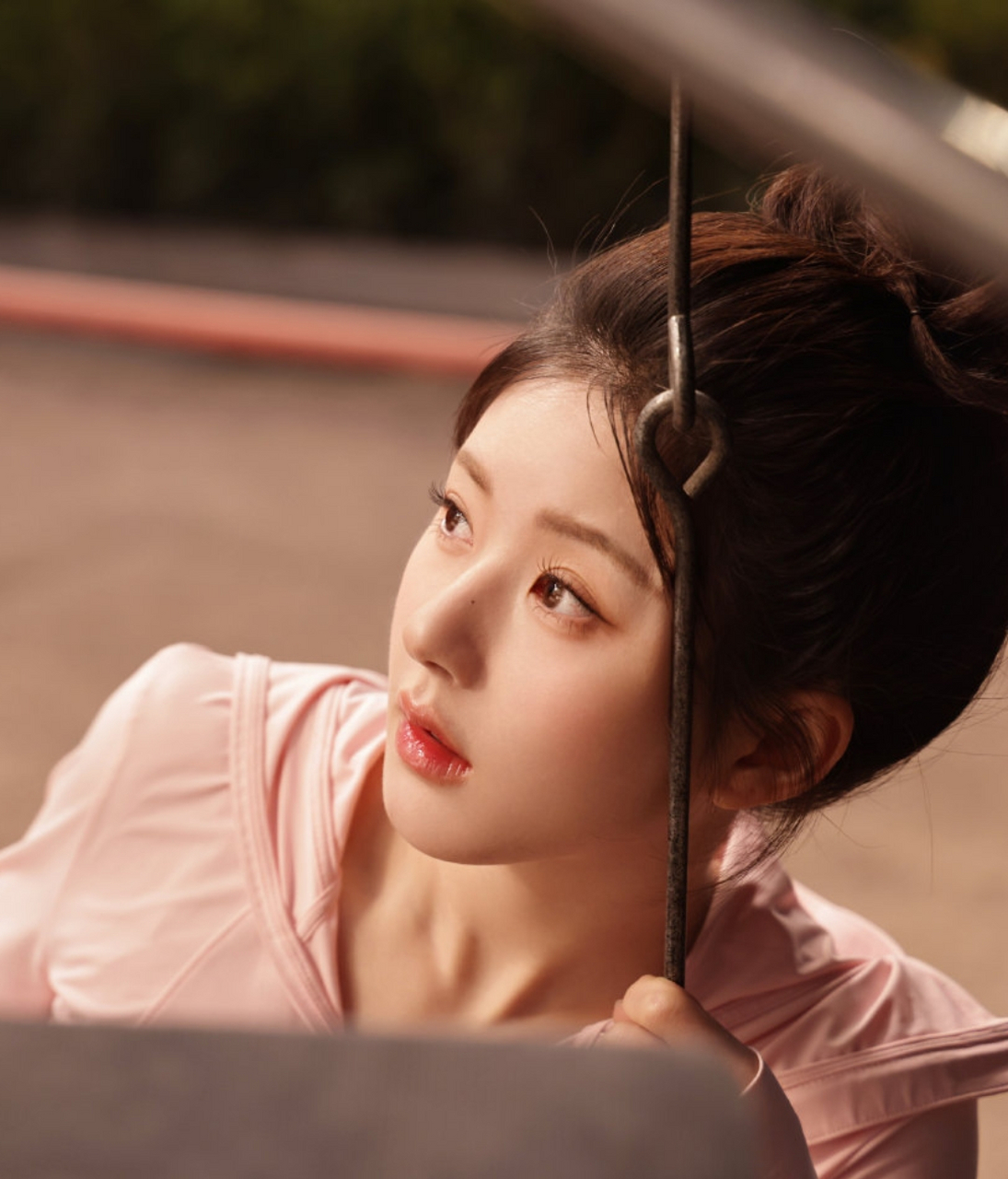 赵露思丸子头运动衣好美呀,甜美可爱让人心动不已!#春日热点挑战赛