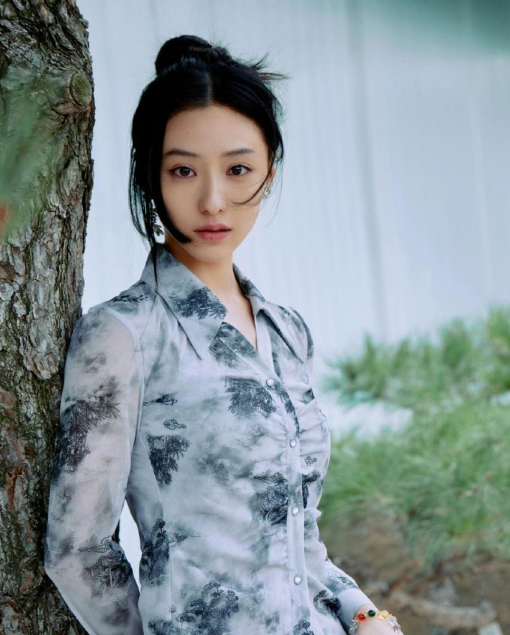 胡连馨好优雅的长裙穿搭呀,现在新人演员都这么美的吗?