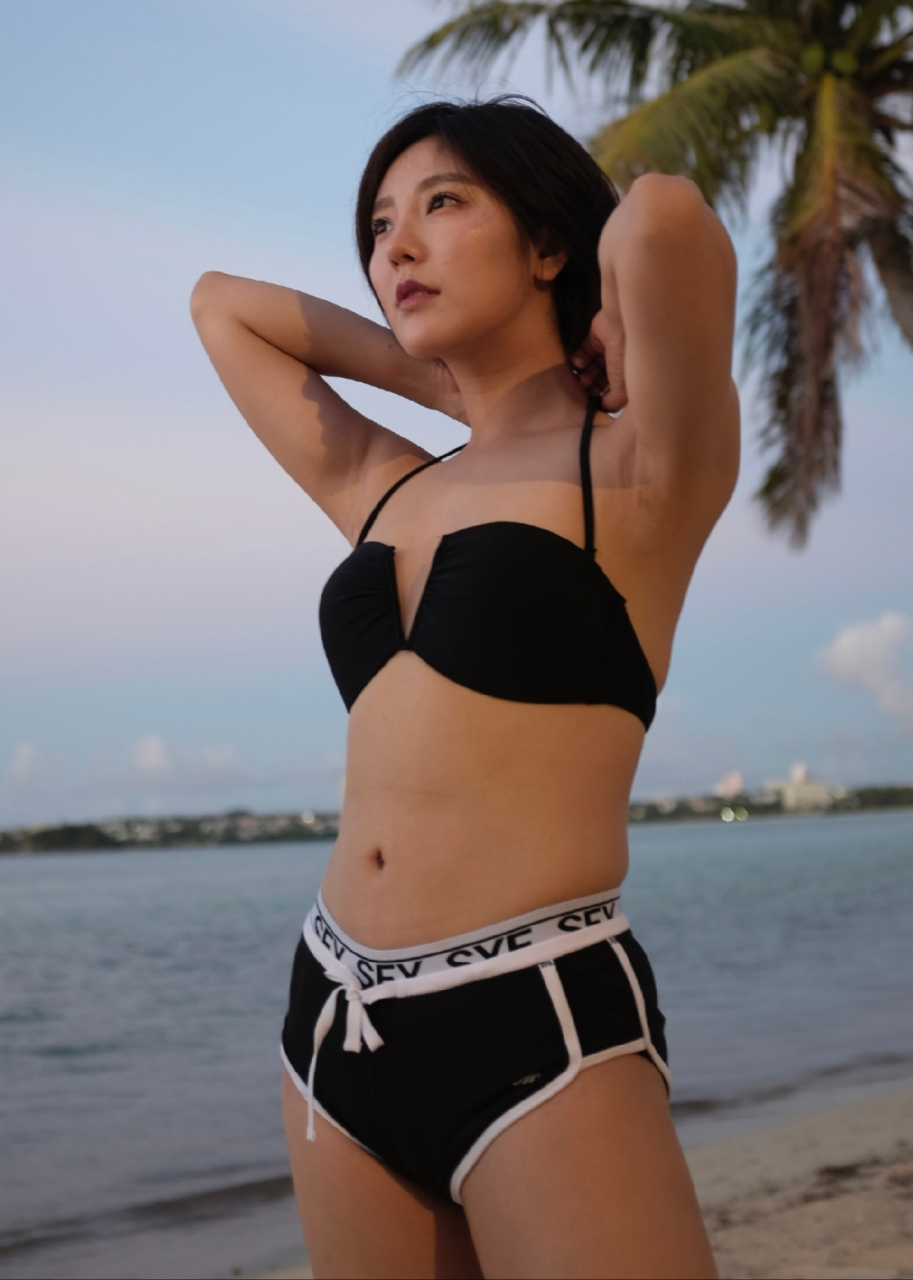 赵奕欢泳装大放送,微胖身材性感婀娜,太迷人了!