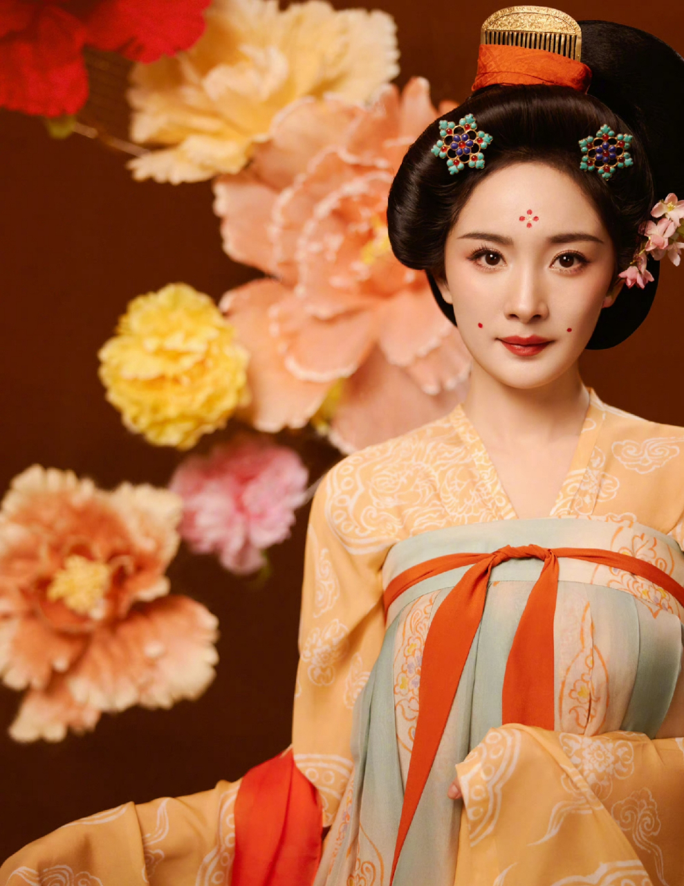 杨幂这是穿的日本和服吗?妆扮好像日本女人啊!