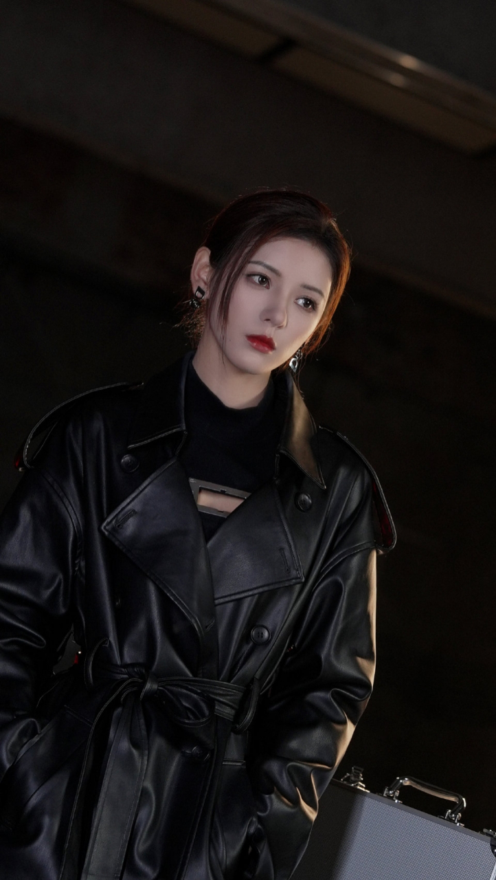 张予曦黑色皮衣写真,酷飒气质拉满,迷死个人!#2月图文动态激励计划