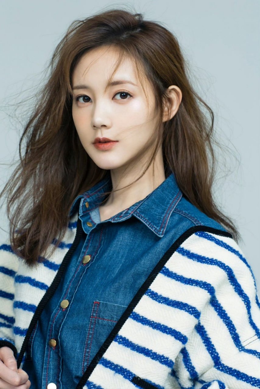 李一桐的笑容好具有感染力,那双月牙般的眼睛太美了!