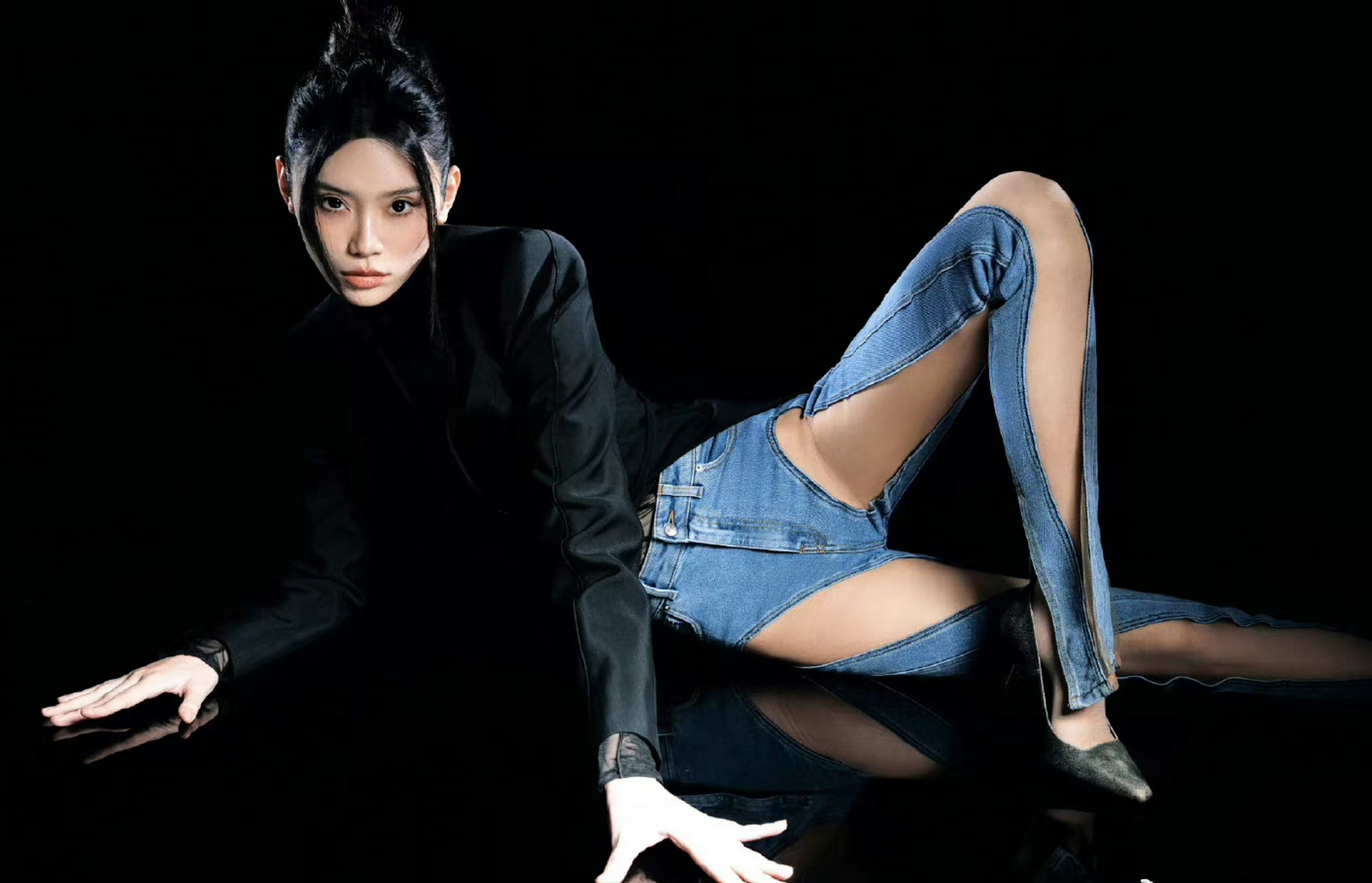 奚梦瑶穿的牛仔裤好有个性,学名难道叫"长腿内裤"?