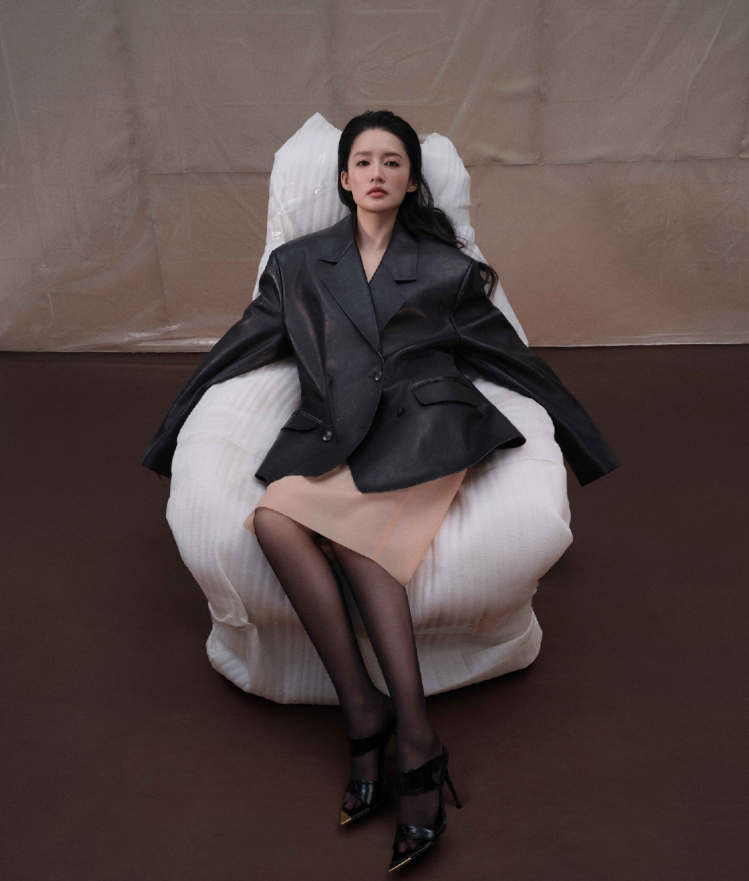 李沁美腿大赏,白皙纤细大长腿诱人至极,太性感了!