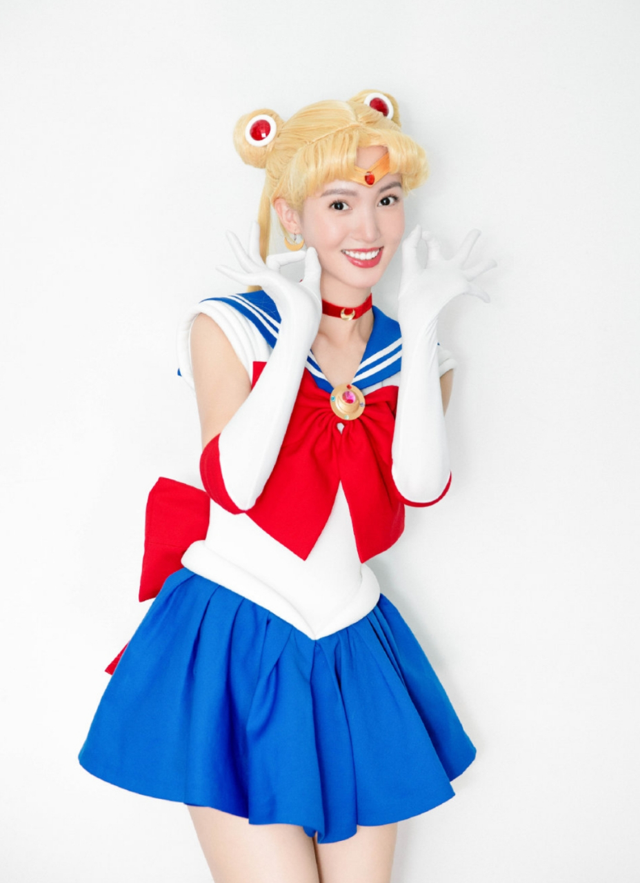 金晨cosplay美少女战士,这美白大长腿不香吗?太招人稀罕了!