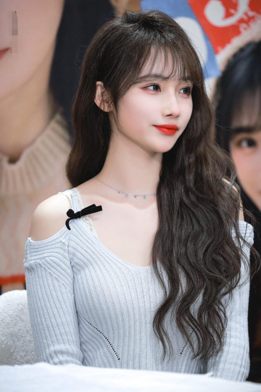 宋昕冉不愧是纯欲女神,诱人红唇迷人身材无一不散发着迷人的魅力!