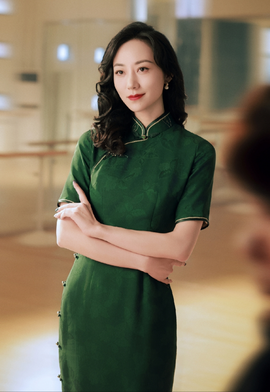 韩雪旗袍写真,身材苗条气质优雅,美爆了!