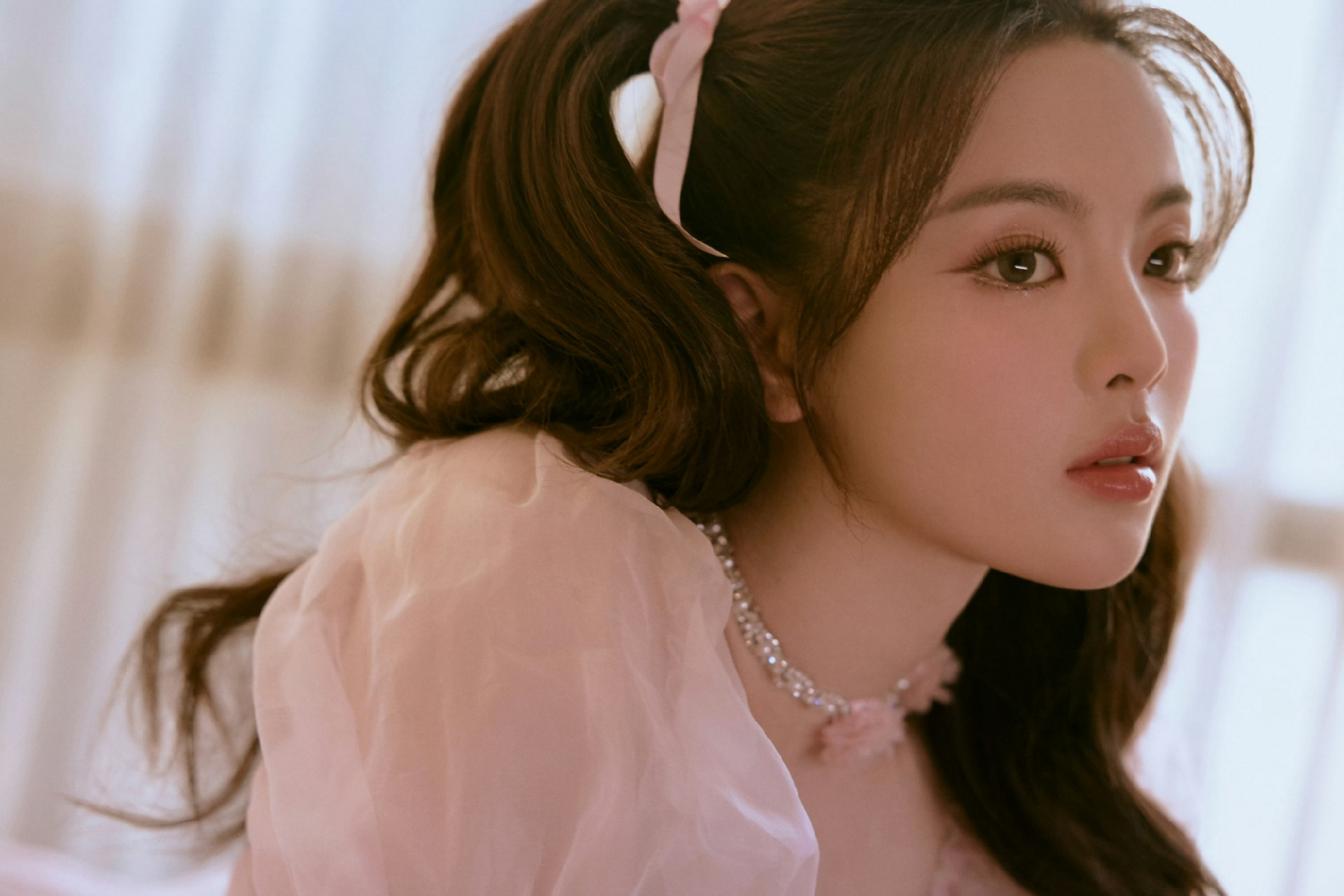 杨超越短裙双马尾太美了,仿佛是拥有性感美腿的可爱萝莉!