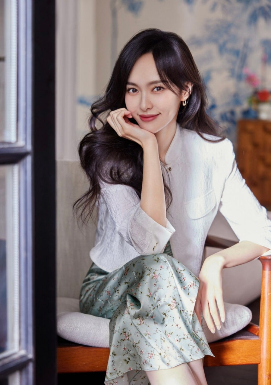 唐嫣早春穿搭大赏,身姿优美笑容迷人,小女人味道十足,爱了爱了!