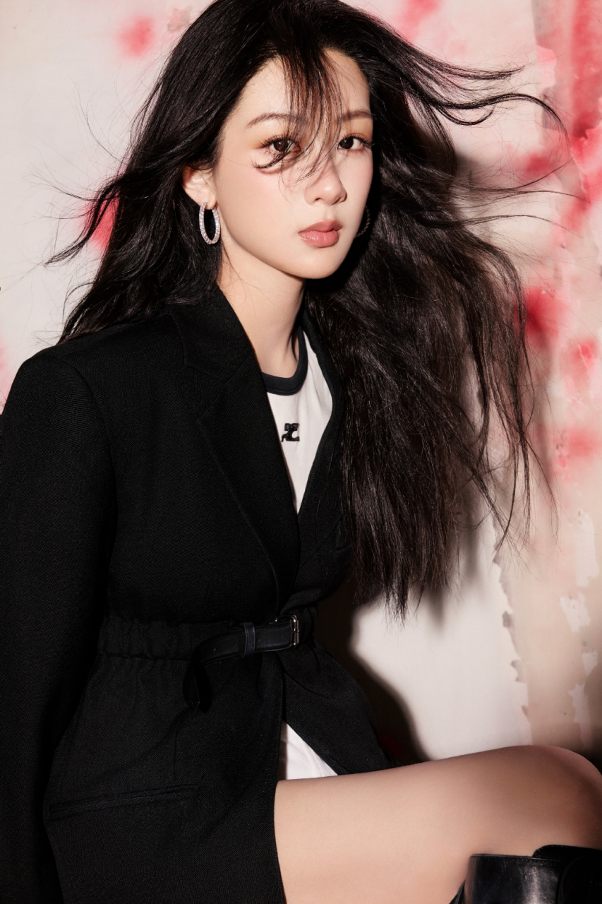 杨紫长靴配墨镜气质拉满,女神气息浓郁让人心动不已!