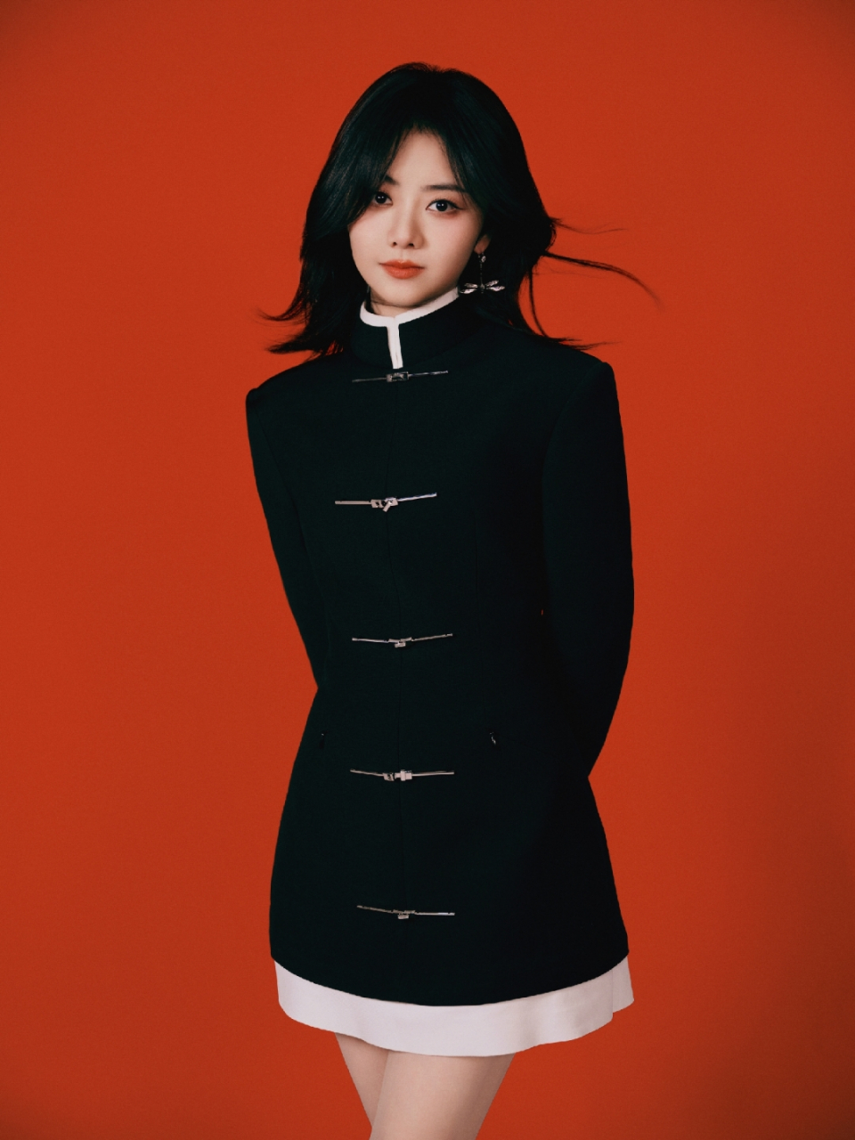 谭松韵修身黑裙写真,性感美腿真迷人,爱了爱了!#2月图文动态激励计划