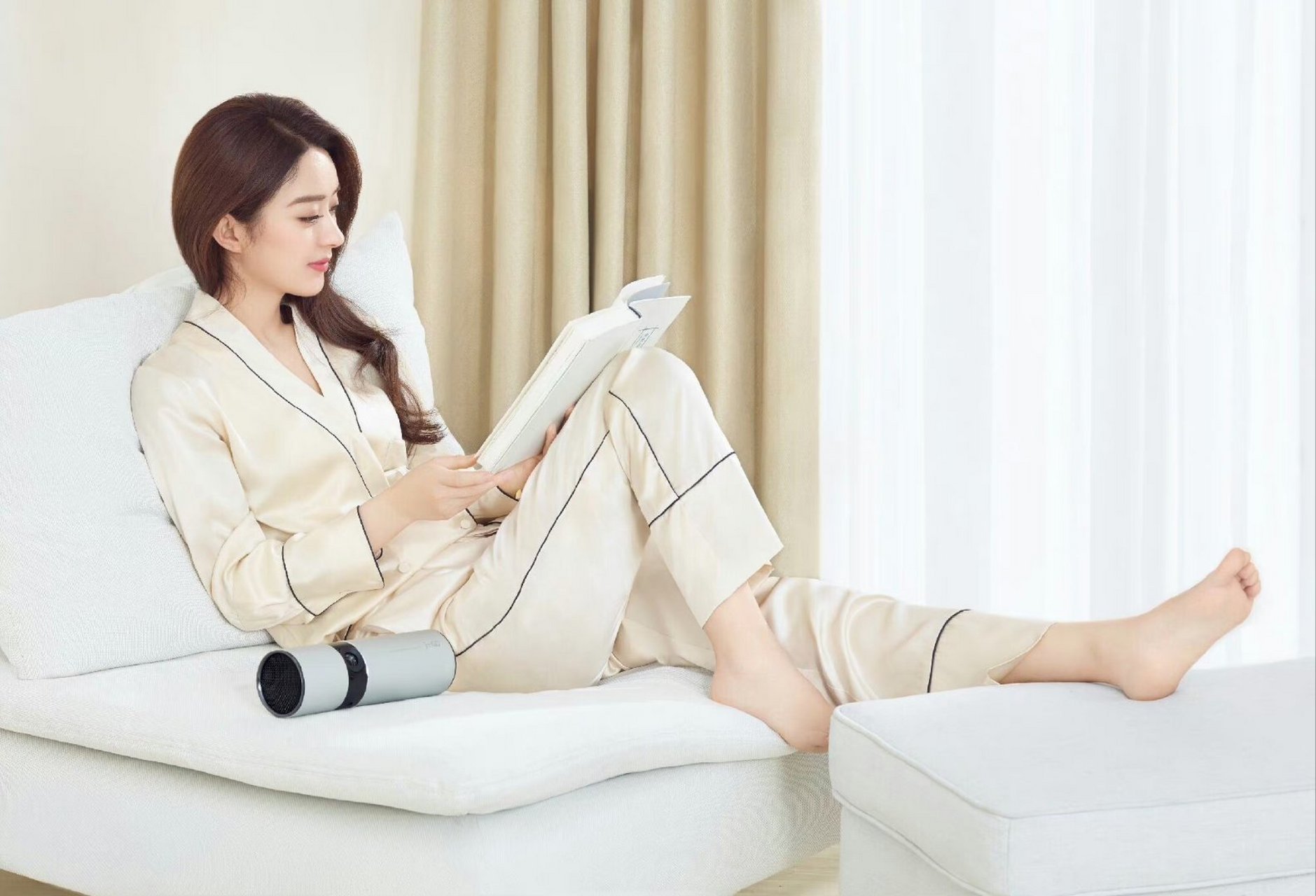 赵丽颖这性感的小脚丫应该就是古时候提到的三寸金莲吧,太美了!