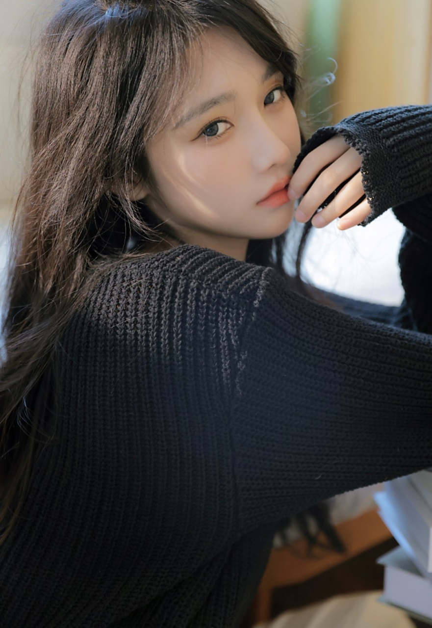 宋昕冉这神态与颜值堪称纯欲天花板,比那些网红还诱人,太迷人了!