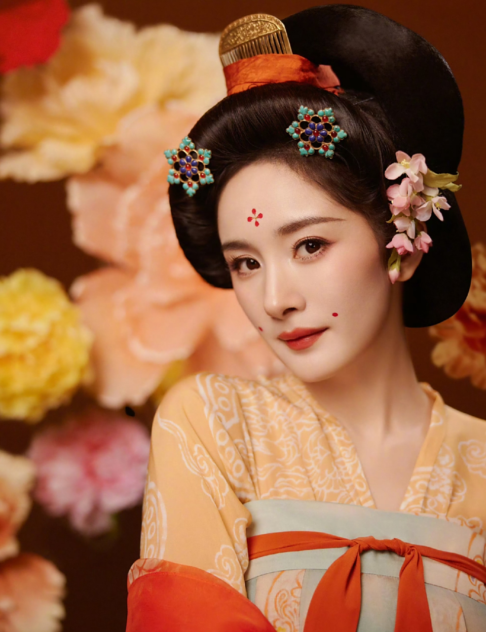 杨幂这是穿的日本和服吗?妆扮好像日本女人啊!