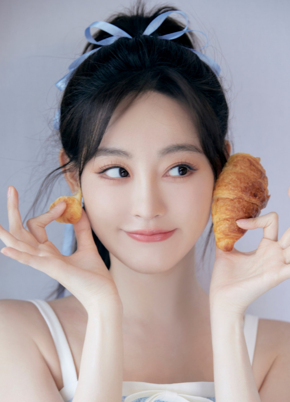 笑起来的祝绪丹好阳光呀,不过侧颜好像哪位明星[疑问]