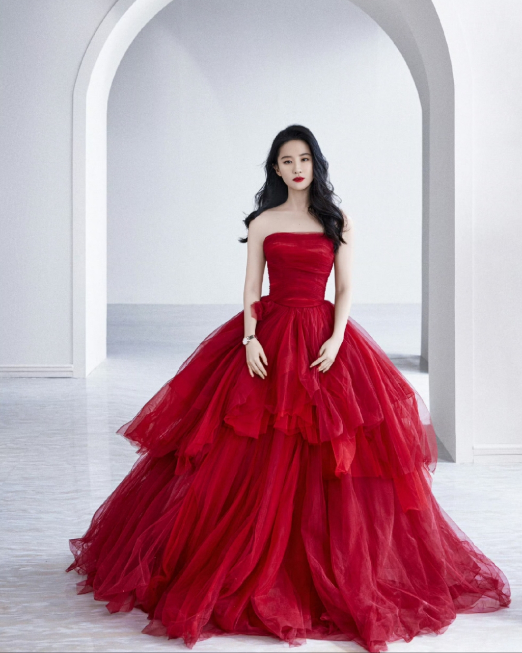 从最初的仙气十足到现在妖娆妩媚,刘亦菲到底经历了什么?