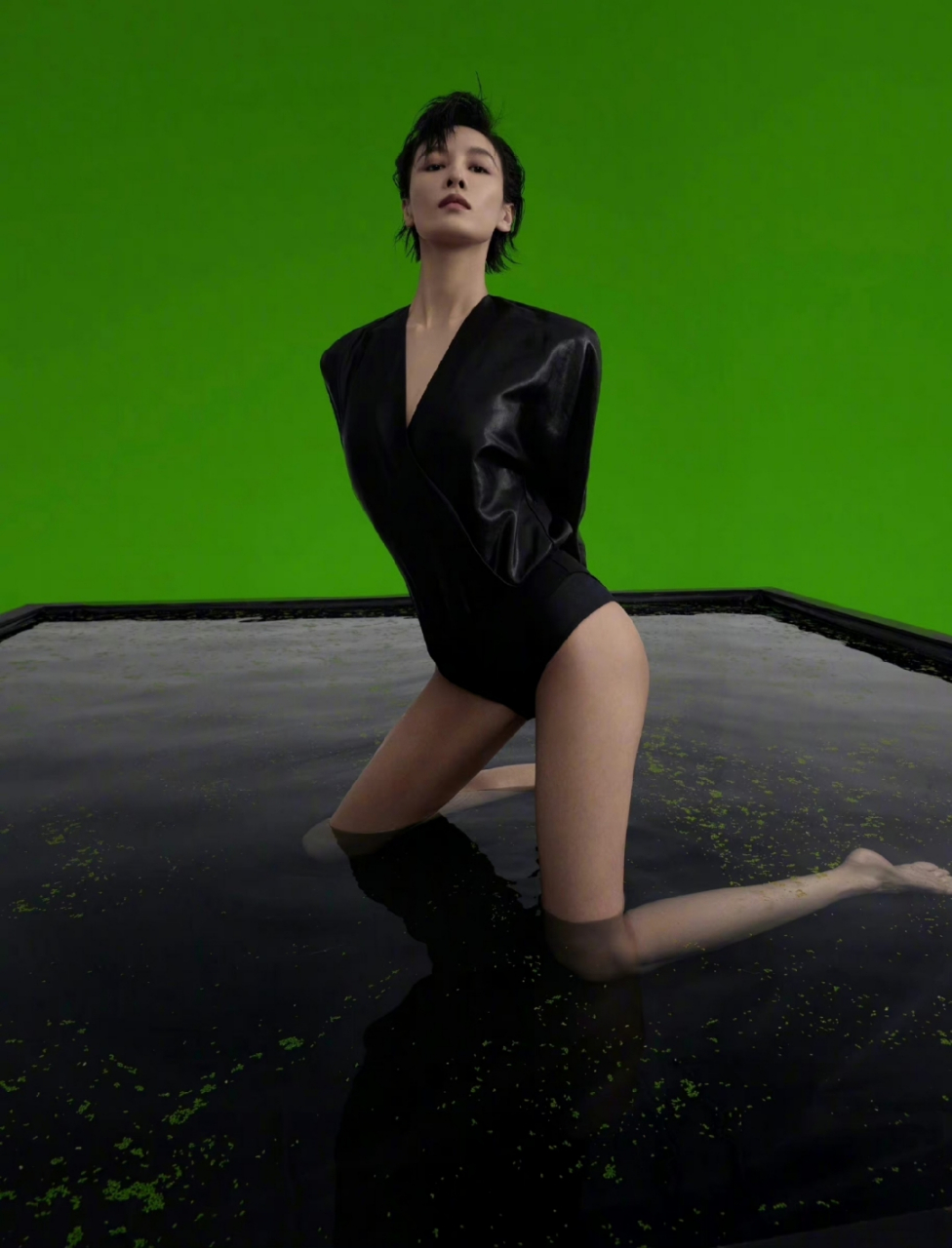 张蓝心作为跆拳道冠军出身的女演员,身材比明星模特还要优秀性感,太