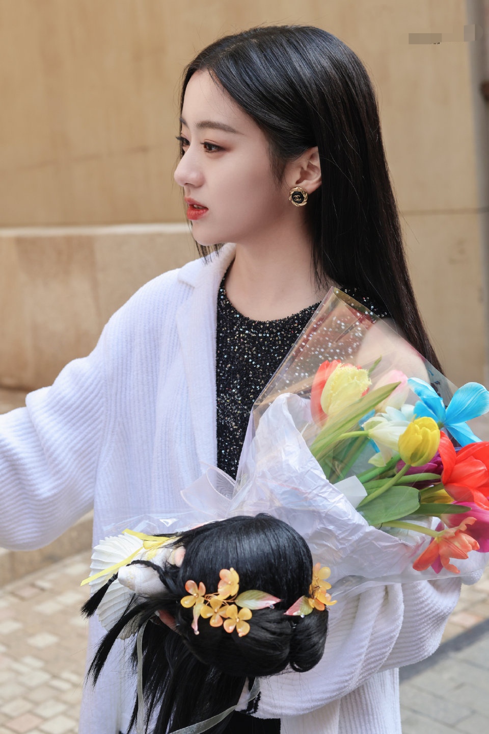 包上恩乌黑直发太美了,而且属于耐看型,越看越迷人!