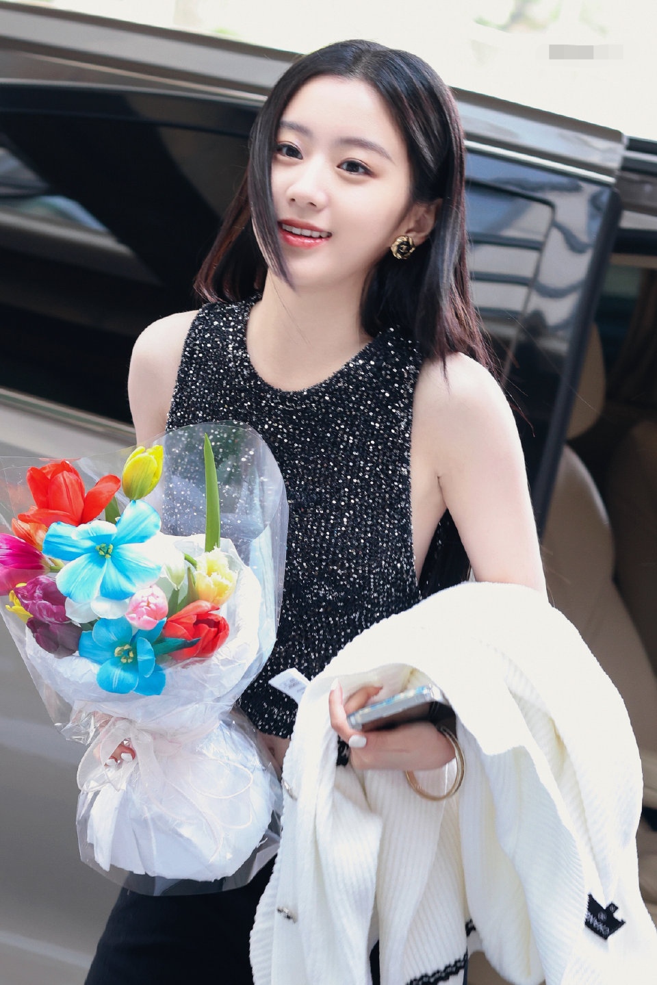 包上恩乌黑直发太美了,而且属于耐看型,越看越迷人!