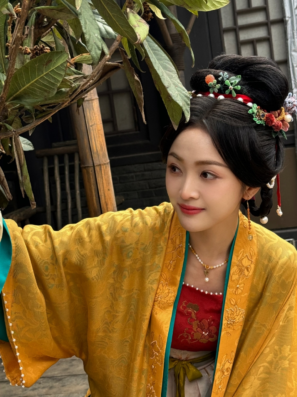 吴宣仪古装造型亮相,满满的贵妃气质,可爱与高贵气质并存!