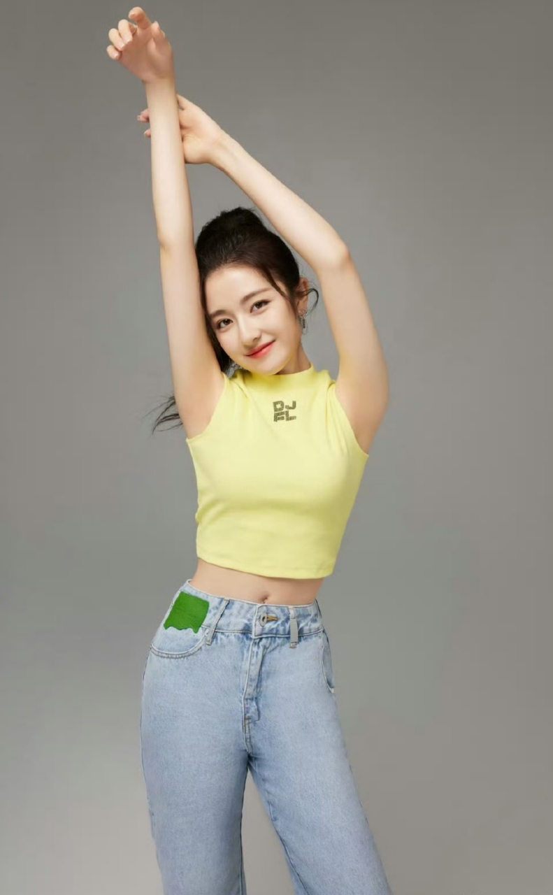 李兰迪这牛仔裤穿的太美了,绝对是所有男生心中最爱!#2024我想说