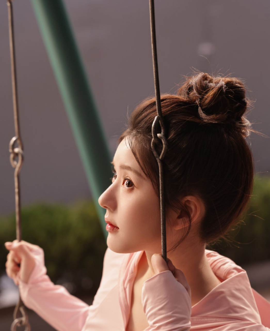 赵露思丸子头运动衣好美呀,甜美可爱让人心动不已!#春日热点挑战赛