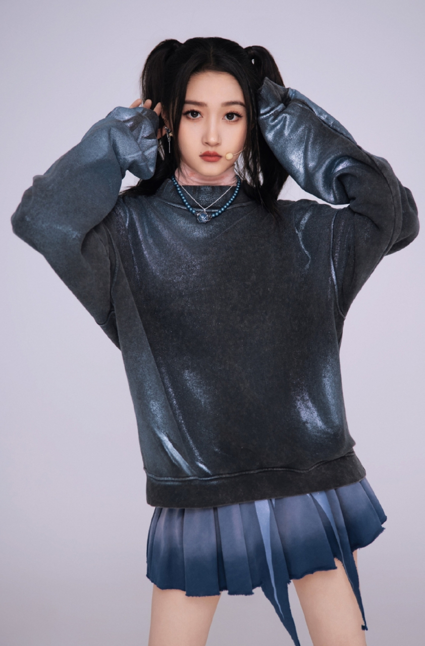 电竞美少女关晓彤双马尾美照,肉丝美腿性感十足!
