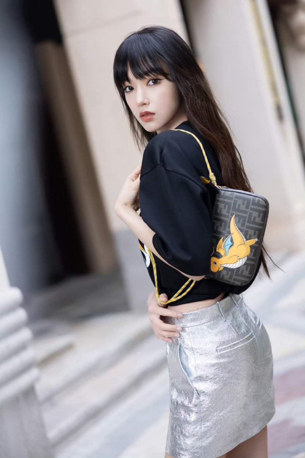 程潇白色短裙秀白皙美腿,怎么感觉程潇瘦了呢?与奶潇的称呼不搭了!