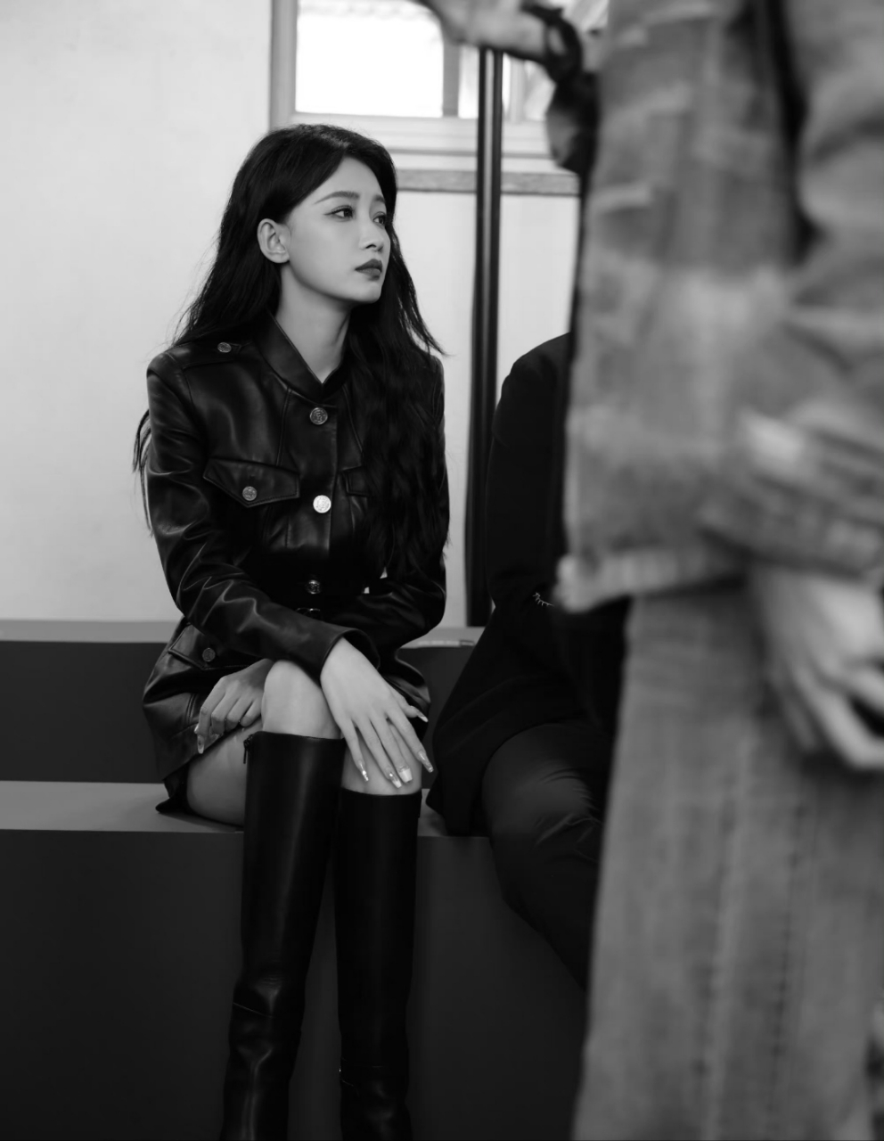 孙怡美腿长靴合集,太令人心动了,这大长腿绝对让人百玩不厌!