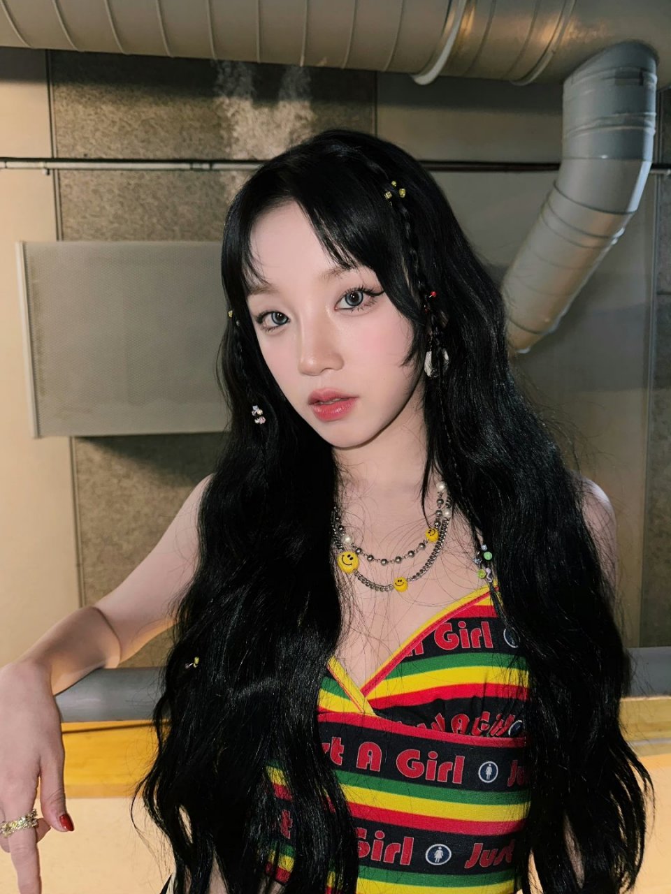 宋雨琦露脐衣自拍大放送,迷人肚脐水嫩诱人,谁看谁心动呀!