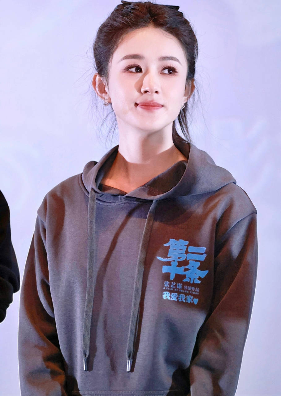 赵丽颖高马尾卫衣写真,清新可爱迷人至极,堪称甜美女神!